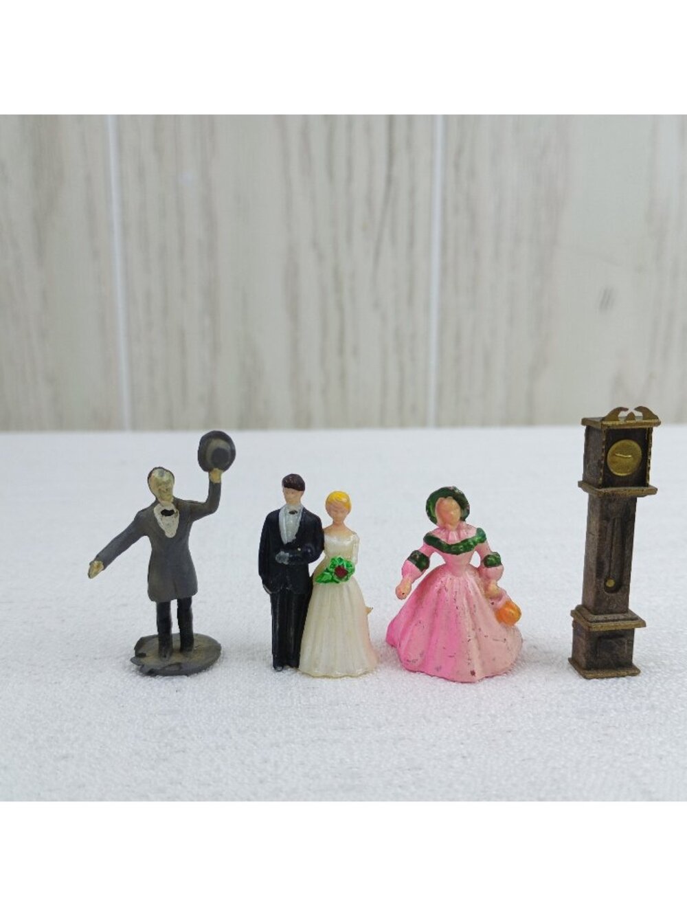 Vintage Mini Box Micro Miniature Old Fashioned Folk Set of 4 Figurine Dolls